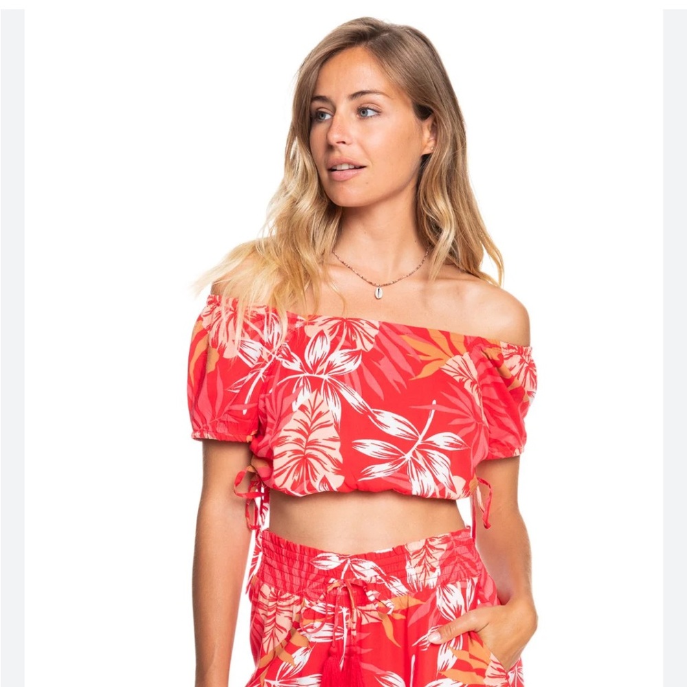 NWT Roxy Red and Pink Tropical Ruched Dear Amor Crop Top Size L